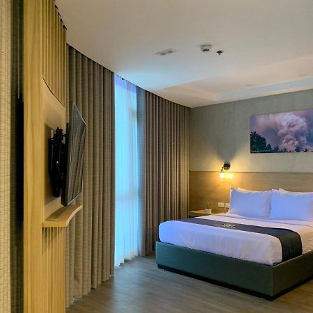 JET Hotel Lipa City Buitenkant foto