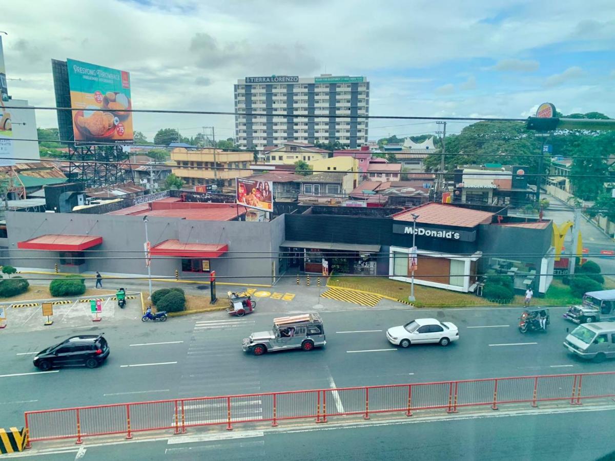 JET Hotel Lipa City Buitenkant foto