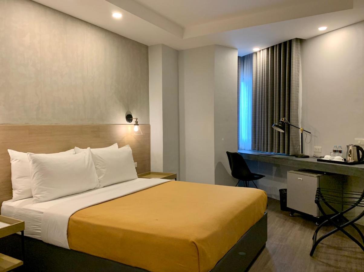 JET Hotel Lipa City Buitenkant foto